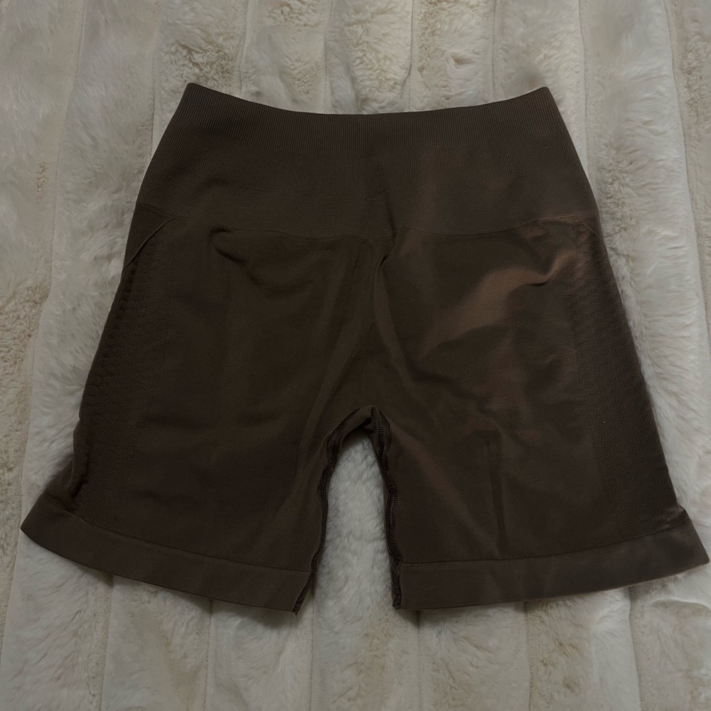 Alphalete Women's Dark Brown Bike Shorts